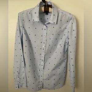 Tommy Hilfiger Women’s Lt. Blue Anchor Button Up Blouse Size Small.